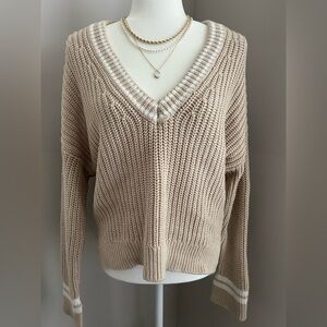 Abercrombie & Fitch v neck sweater tan and white size medium